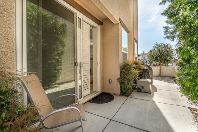 1041 Essington Ln, Roseville, CA 95747