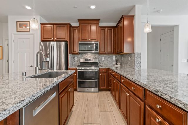 1041 Essington Ln, Roseville, CA 95747