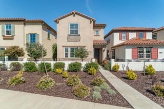 1041 Essington Ln, Roseville, CA 95747