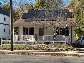 421 Charlton St, Southbridge, MA 01550