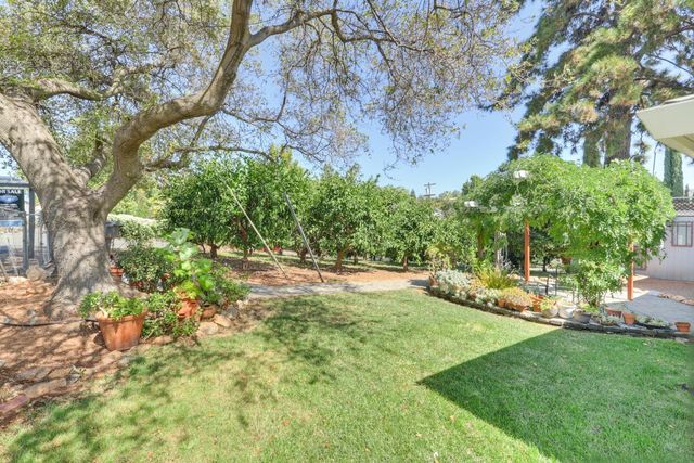 601 Peach Ln, Newcastle, CA 95658