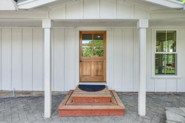 601 Peach Ln, Newcastle, CA 95658