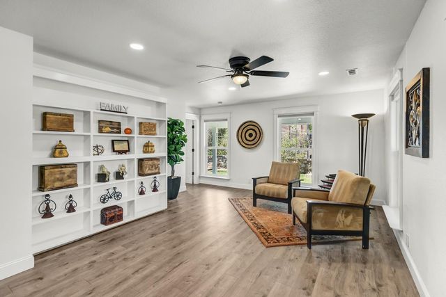 601 Peach Ln, Newcastle, CA 95658