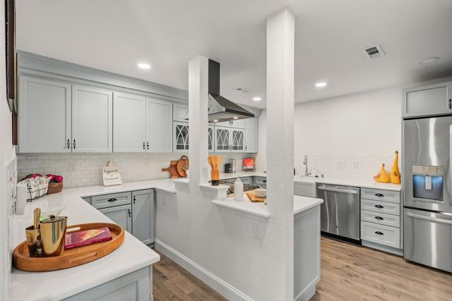 601 Peach Ln, Newcastle, CA 95658
