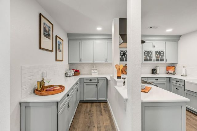 601 Peach Ln, Newcastle, CA 95658