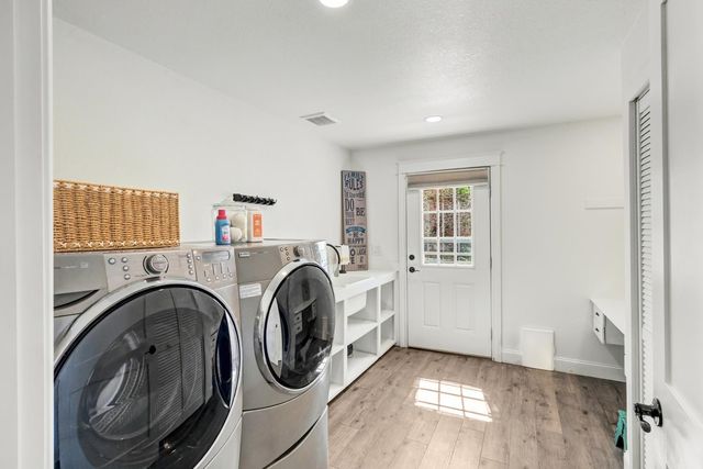 601 Peach Ln, Newcastle, CA 95658