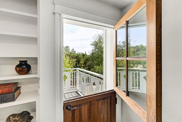 601 Peach Ln, Newcastle, CA 95658
