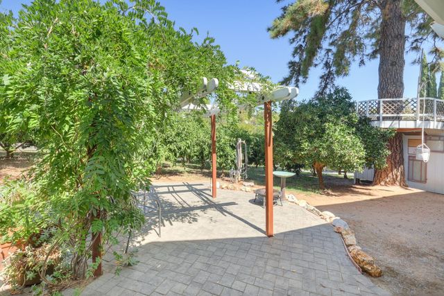 601 Peach Ln, Newcastle, CA 95658