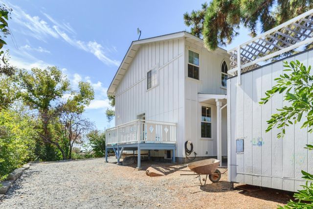 601 Peach Ln, Newcastle, CA 95658