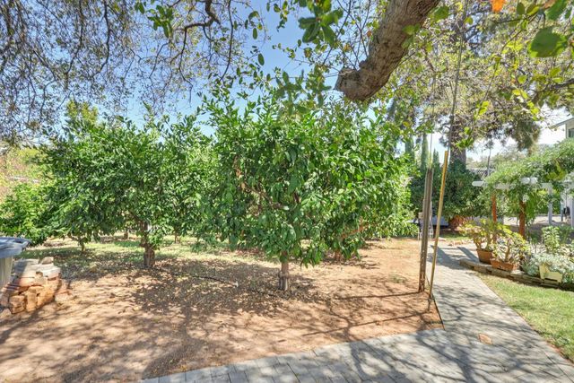 601 Peach Ln, Newcastle, CA 95658
