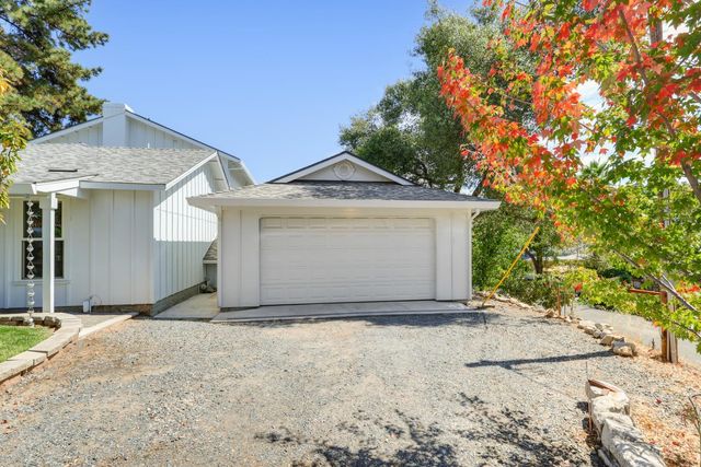 601 Peach Ln, Newcastle, CA 95658