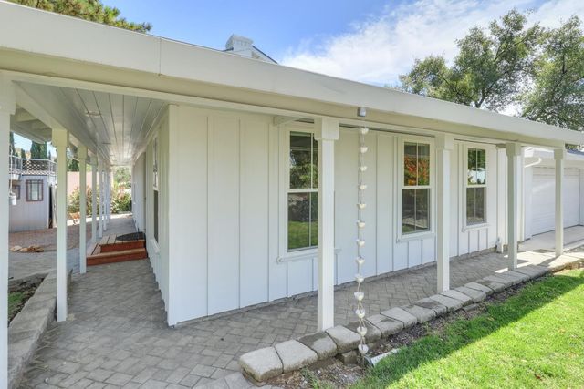 601 Peach Ln, Newcastle, CA 95658