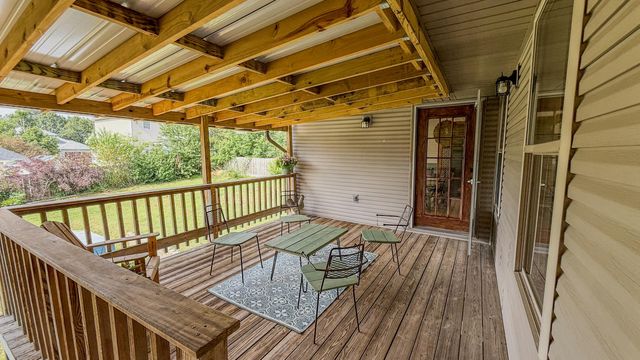 707 East Bryant Avenue, Ozark, MO 65721