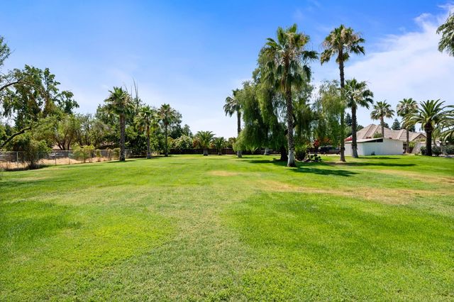 7207 E Bremer Avenue, Fresno, CA 93737