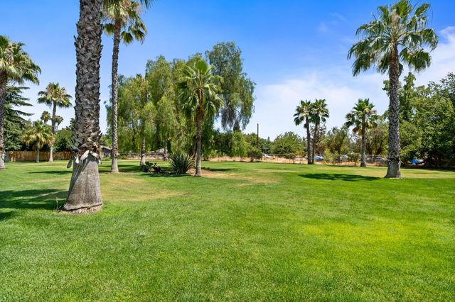 7207 E Bremer Avenue, Fresno, CA 93737