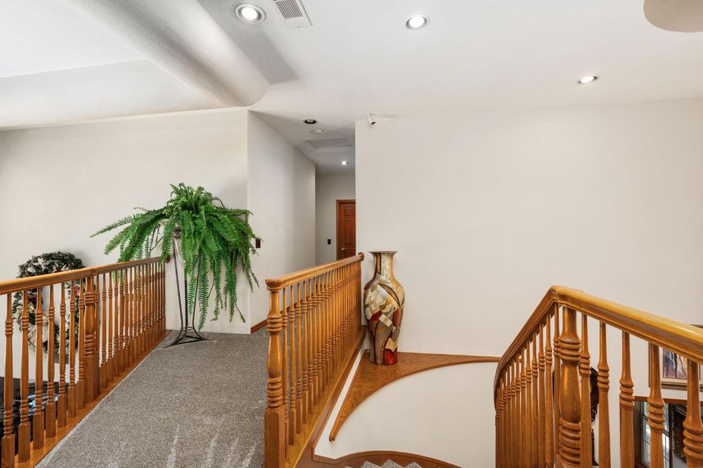 Image 38 of property listing at 7207 E Bremer Avenue, Fresno, CA 93737