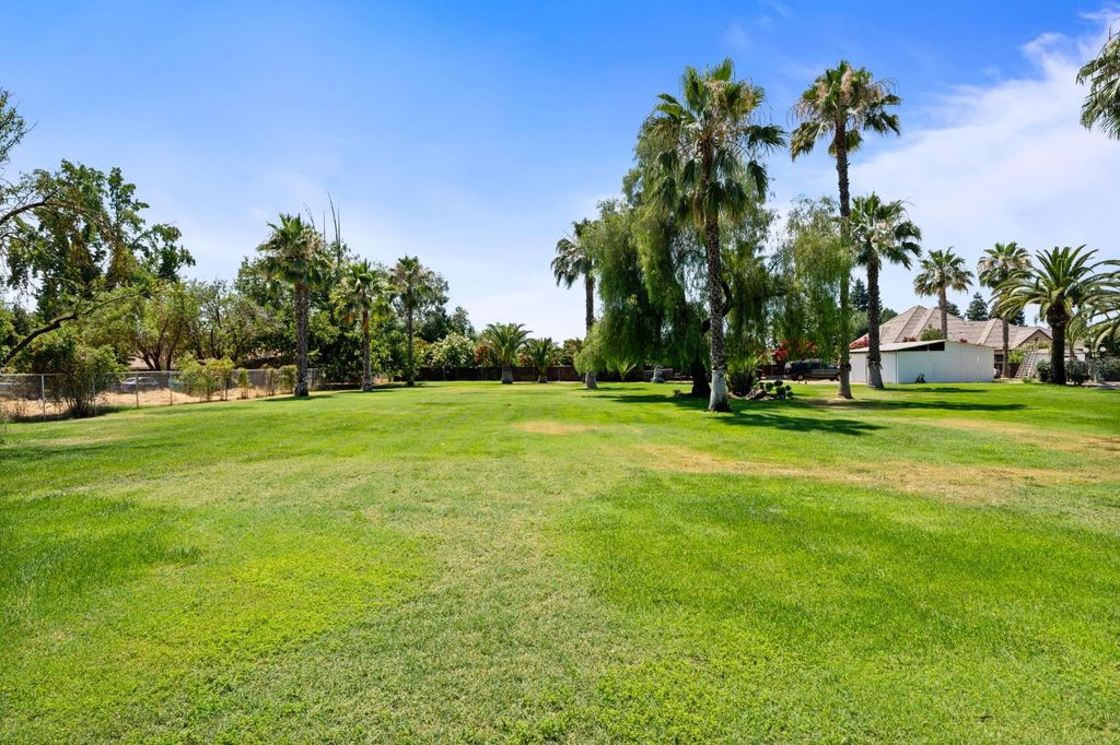 Image 52 of property listing at 7207 E Bremer Avenue, Fresno, CA 93737