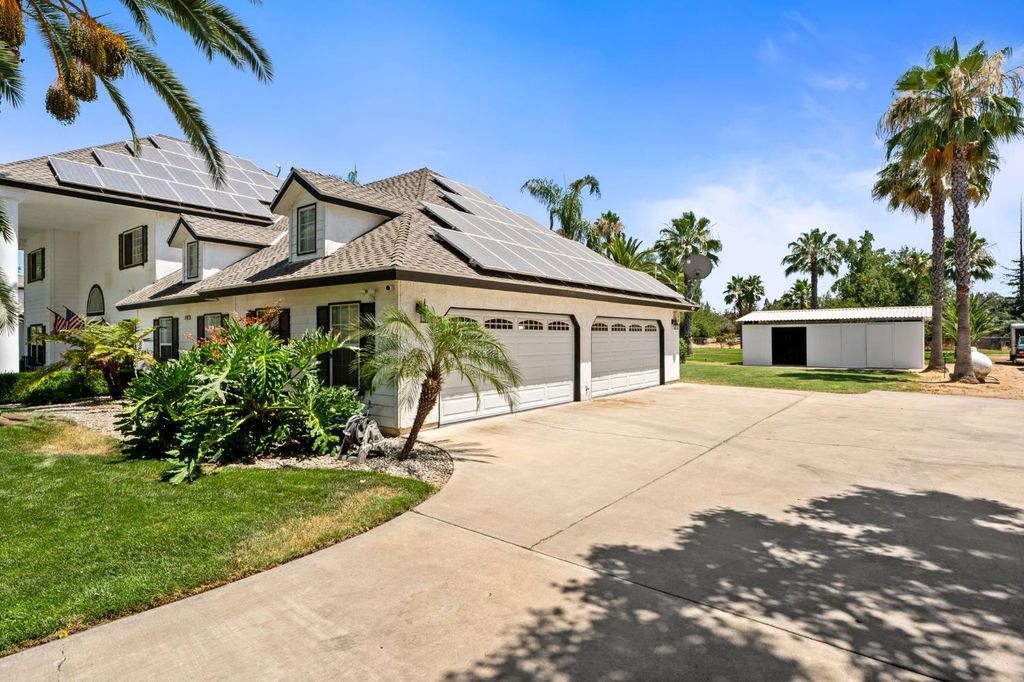 Image 59 of property listing at 7207 E Bremer Avenue, Fresno, CA 93737