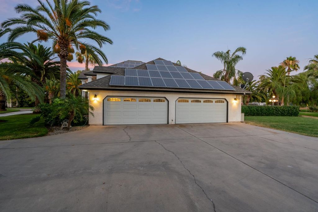 Image 61 of property listing at 7207 E Bremer Avenue, Fresno, CA 93737