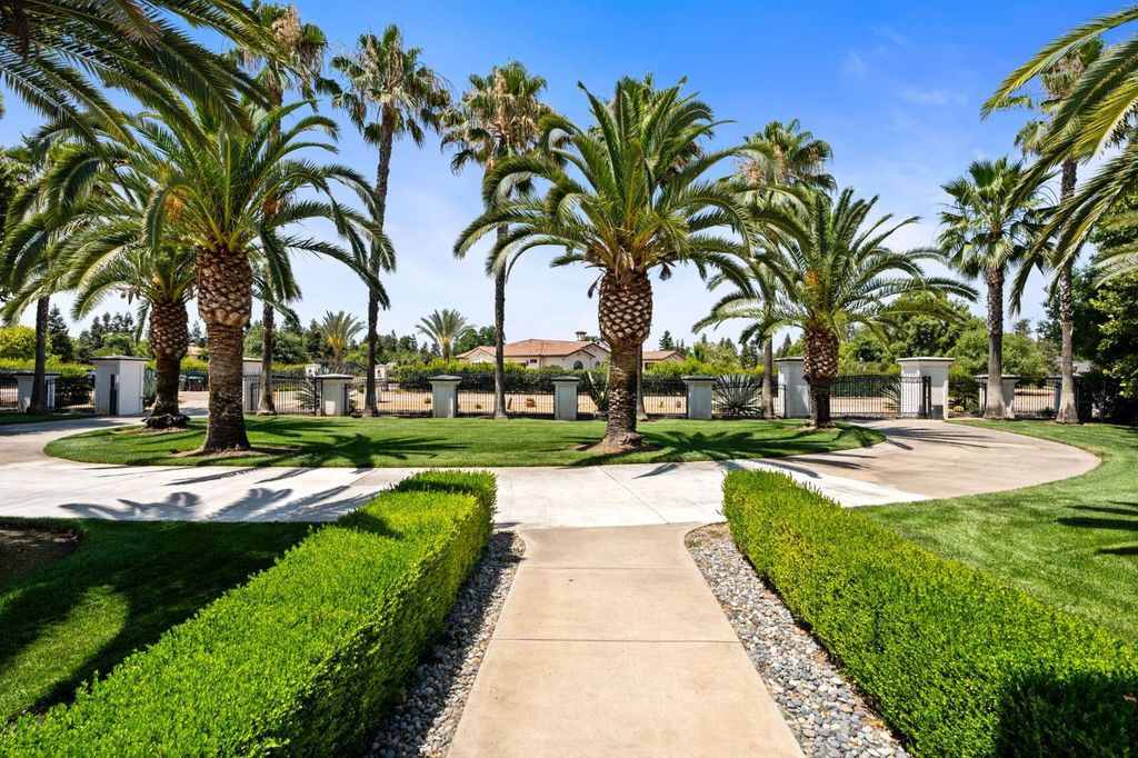 Image 9 of property listing at 7207 E Bremer Avenue, Fresno, CA 93737