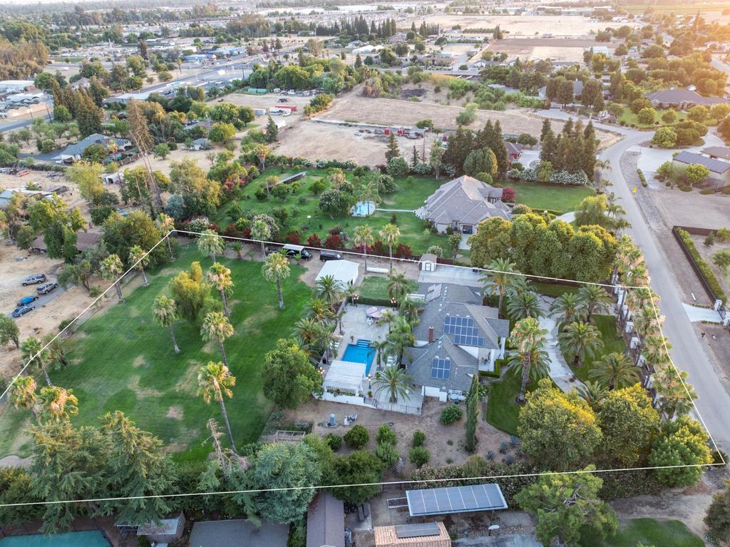 Image 91 of property listing at 7207 E Bremer Avenue, Fresno, CA 93737