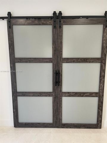 19265 E Saint Andrews Dr, Hialeah, FL 33015