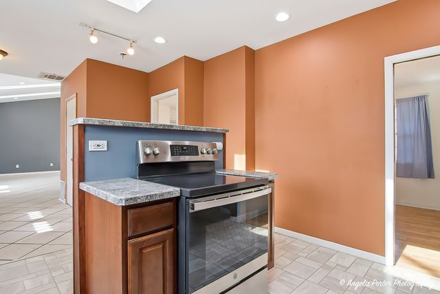 4320 Lakewood Road, Mchenry, IL 60050