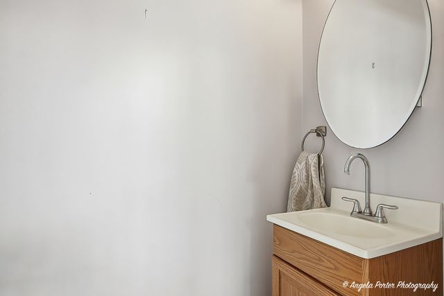 4320 Lakewood Road, Mchenry, IL 60050