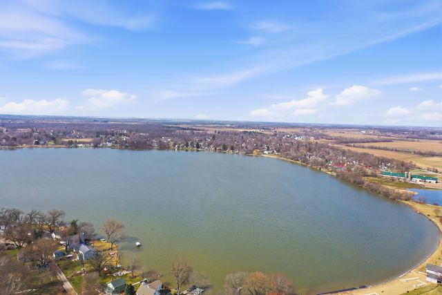 4320 Lakewood Road, Mchenry, IL 60050