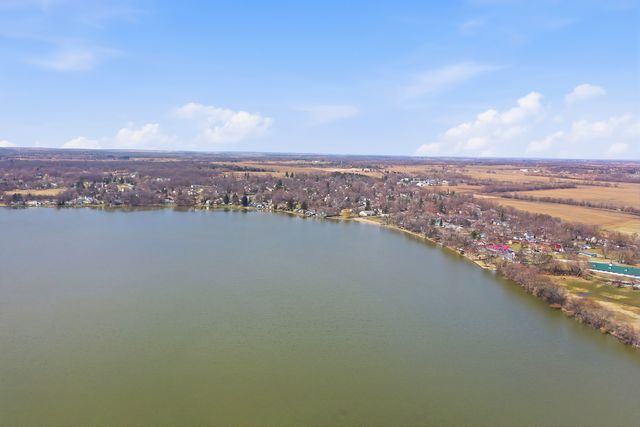 4320 Lakewood Road, Mchenry, IL 60050