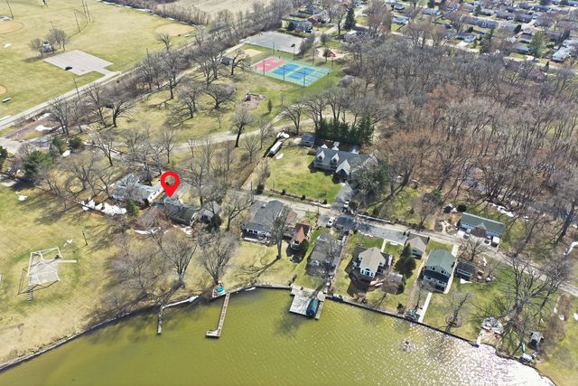 4320 Lakewood Road, Mchenry, IL 60050