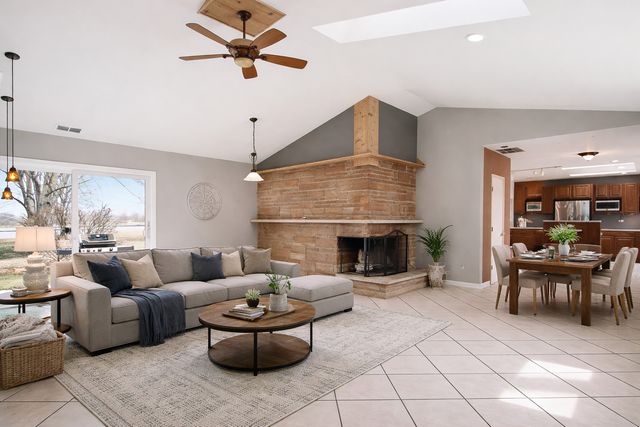 4320 Lakewood Road, Mchenry, IL 60050