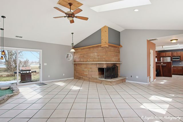 4320 Lakewood Road, Mchenry, IL 60050