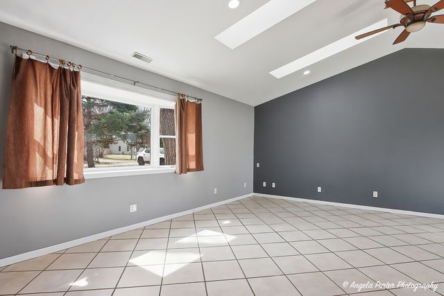 4320 Lakewood Road, Mchenry, IL 60050