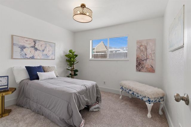 1264 Parkview St, Manteca, CA 95337