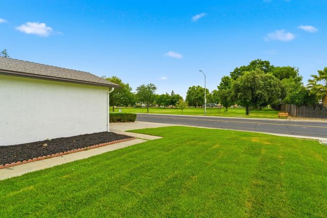 1264 Parkview St, Manteca, CA 95337