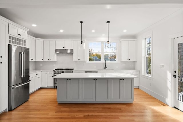 23-A Ward St A, Woburn, MA 01801