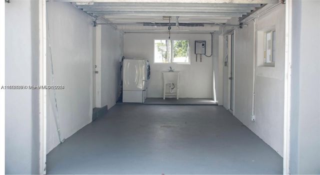 1881 NW 5th Ter, Pompano Beach, FL 33060