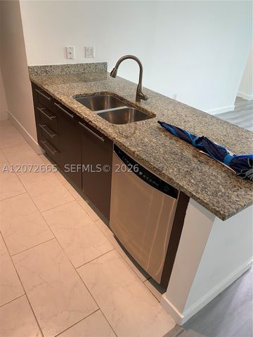 950 Brickell Bay Dr 801, Miami, FL 33131