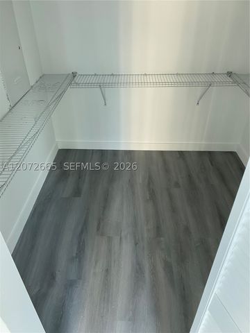 950 Brickell Bay Dr 801, Miami, FL 33131