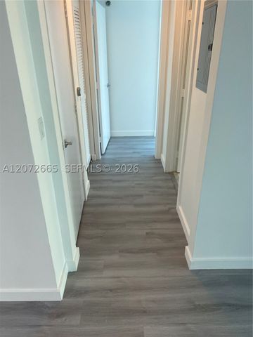 950 Brickell Bay Dr 801, Miami, FL 33131