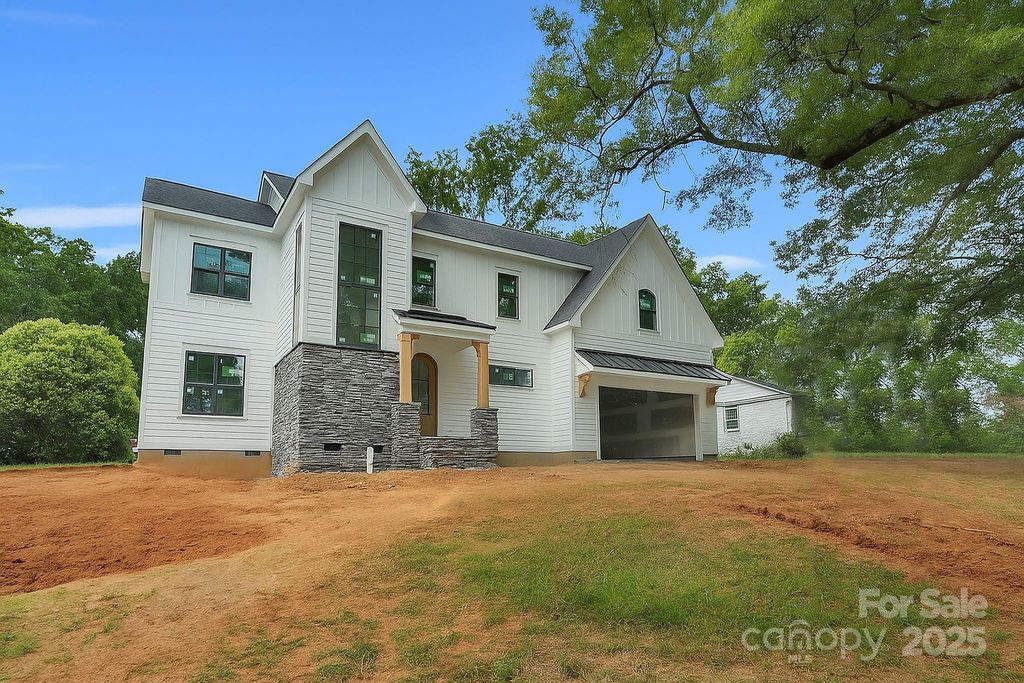4918 Buckingham Drive, Charlotte, NC 28209
