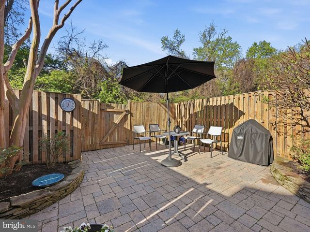 5574 CAITHNESS CT, Fairfax, VA 22032
