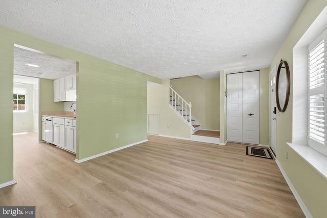 5574 CAITHNESS CT, Fairfax, VA 22032
