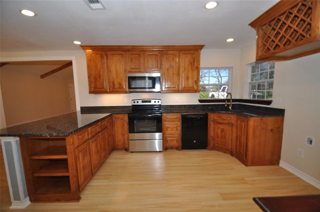 209 W 5th Street, Tolar, TX 76476