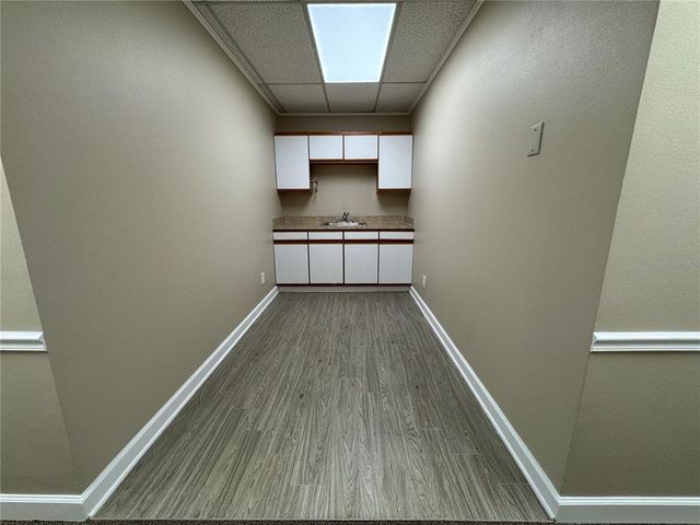 1046 W BUSCH BOULEVARD 200, Tampa, FL 33612