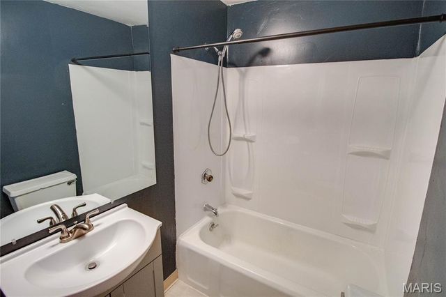 3423 Thomas Avenue, Alton, IL 62002