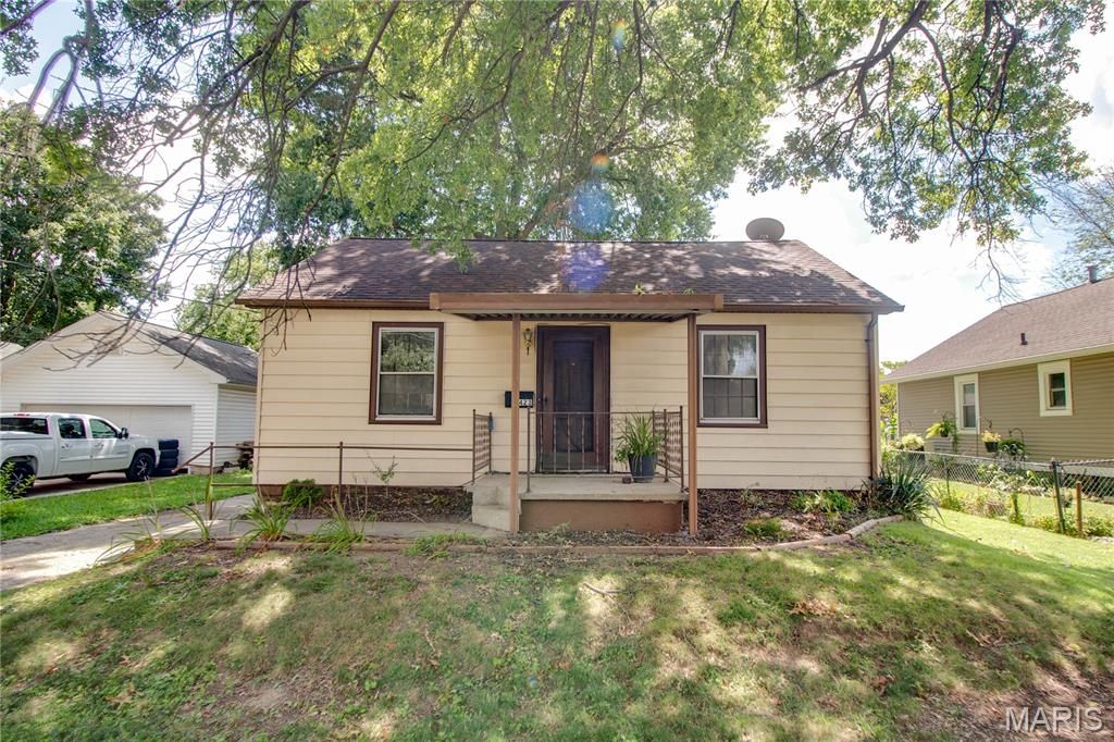 3423 Thomas Avenue, Alton, IL 62002