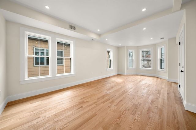81 Gilman St, Somerville, MA 02145