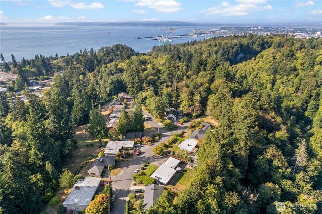 419 E View Ridge Drive, Everett, WA 98203